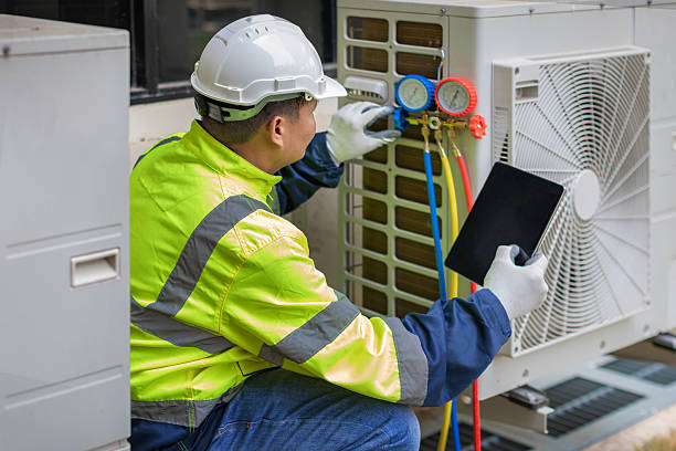 Professional Ac Installation technician working in Hemphill, TX